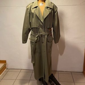 Together! Vintage 80’s Raincoat.💦 🧥